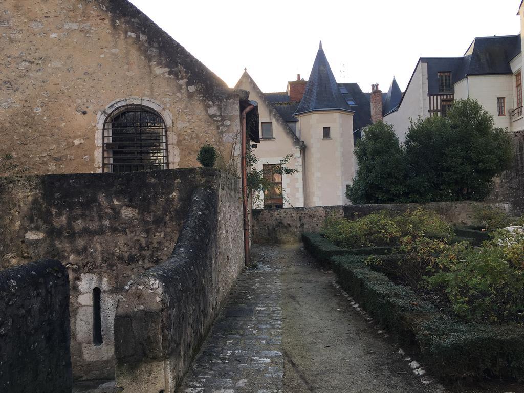 Maison D'ines Centre Historique Garage Privé Hébergement de vacances