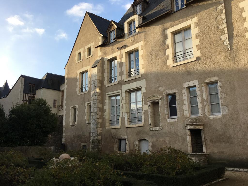 Maison D'ines Centre Historique Garage Privé Hébergement de vacances *
